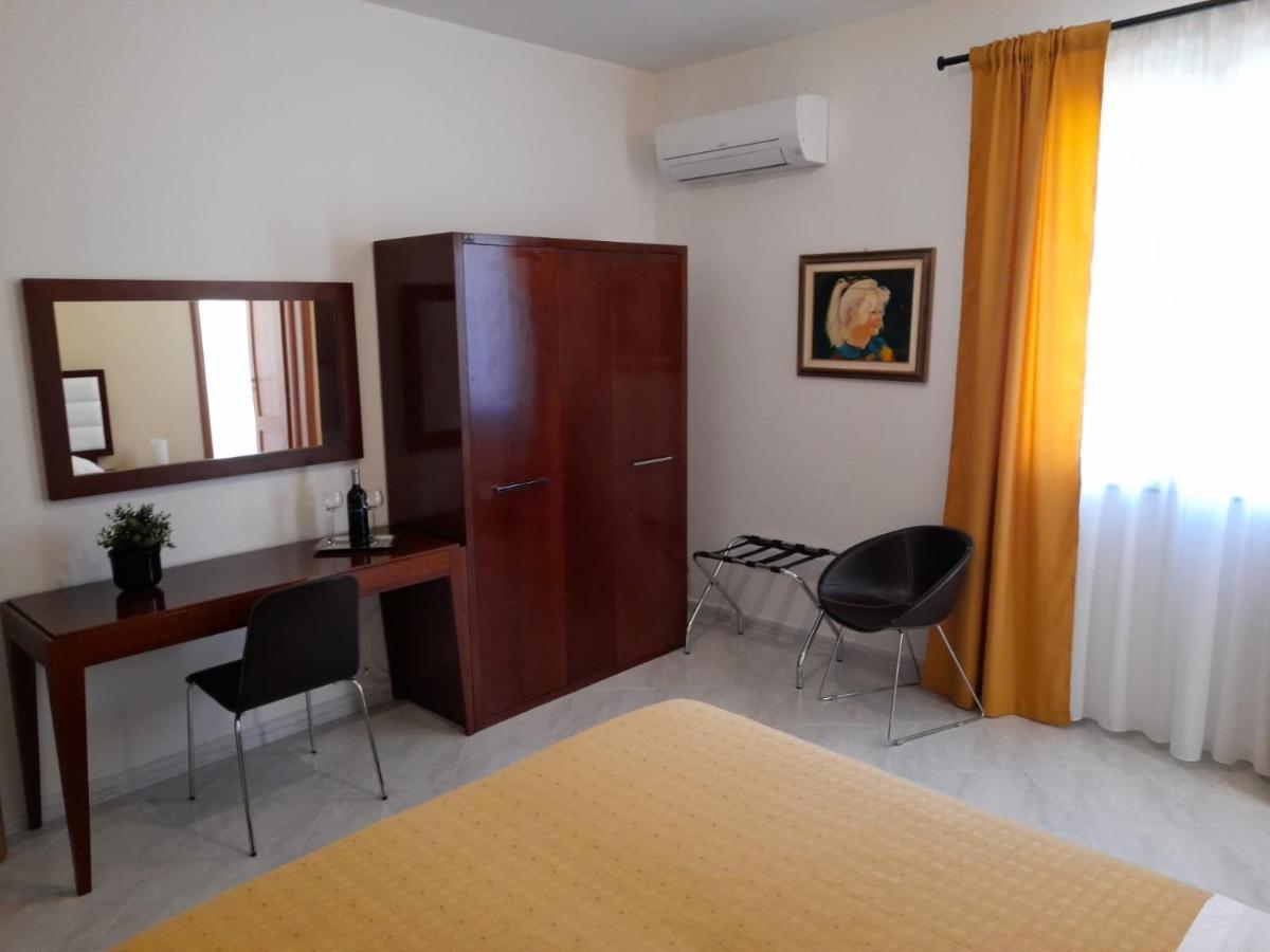 Siracusa Breakfast & Rooms Syracuse Ngoại thất bức ảnh